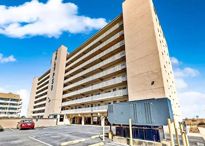 Charming Right On The With Shared Pool Free Wifi Private Washer & Dryer *